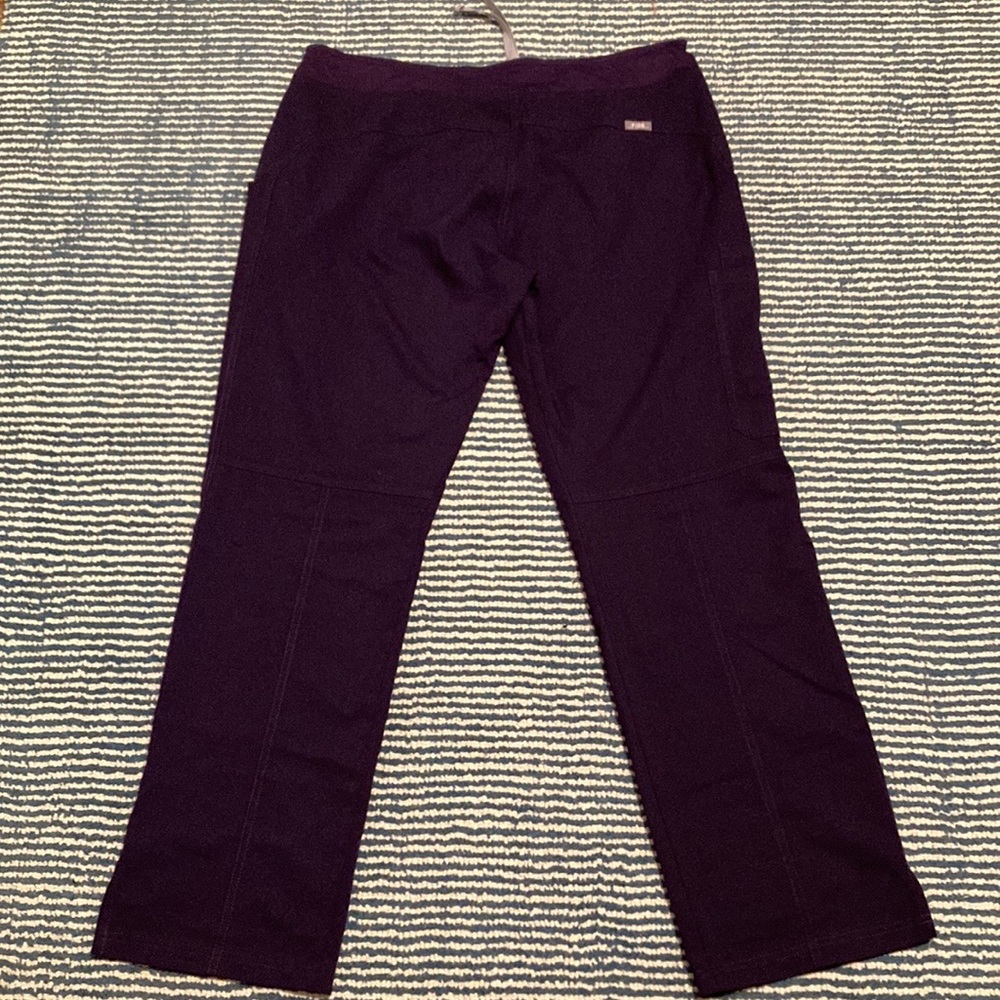 Limited Edition- Medium FIGS Kade Cargo Scrub Pants Purple